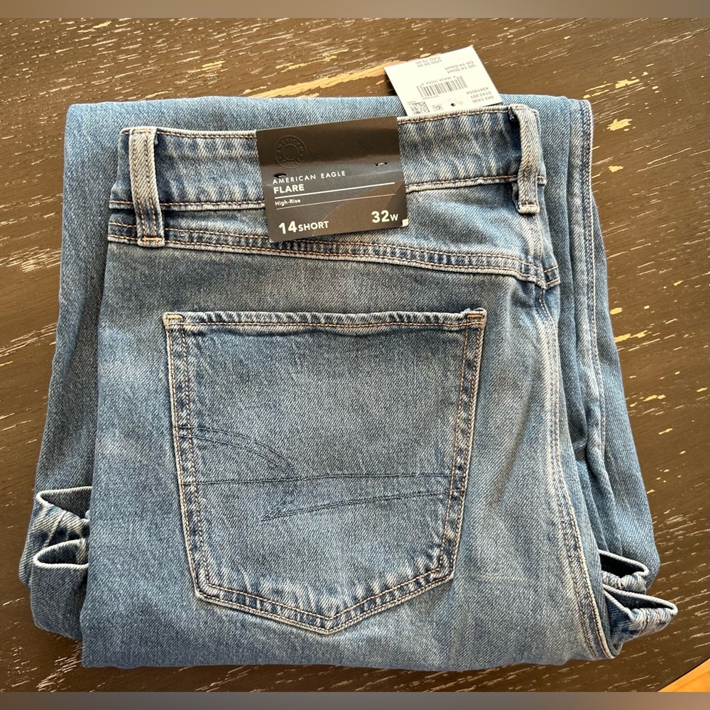 Awesome & Super flattering pair of American Eagle High Rise, Flare (wide leg) - Picture 9 of 13